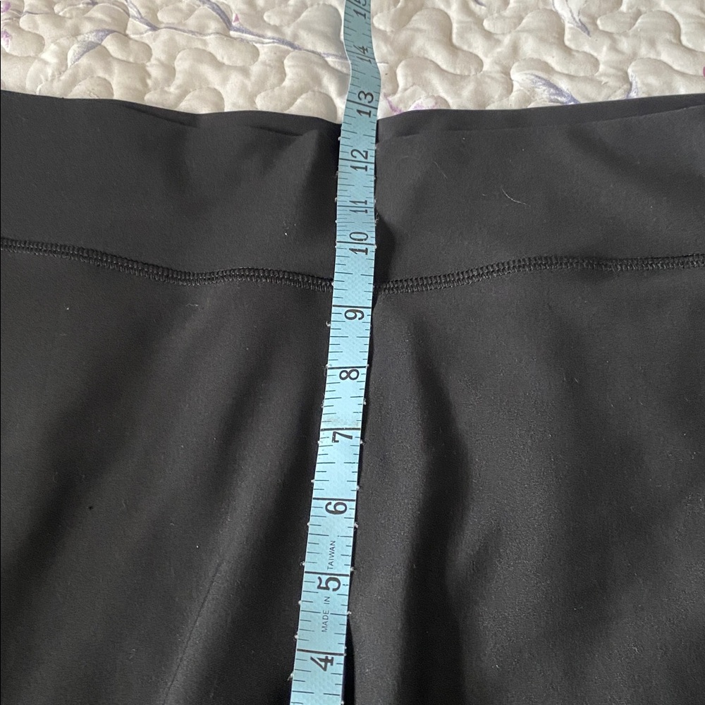 Old Navy women’s size XL yoga pants - Picture 7 of 8